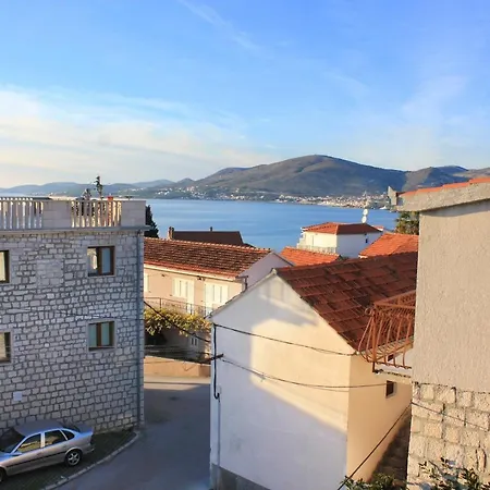 Apartments With A Parking Space Okrug Gornji, Ciovo - 9444 * Trogir