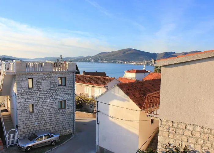 Apartments With A Parking Space Okrug Gornji, Ciovo - 9444 * Trogir